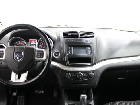 Used 2020 Dodge Journey SE w/ SE Popular Equipment Group FWD image 10