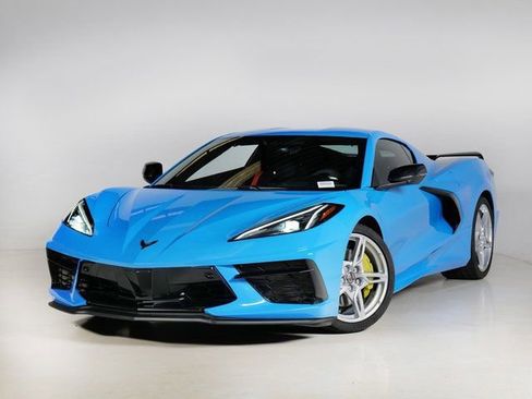 Used 2023 Chevrolet Corvette Stingray Preferred Cpe w/ Z51 Performance Package RWD image 1