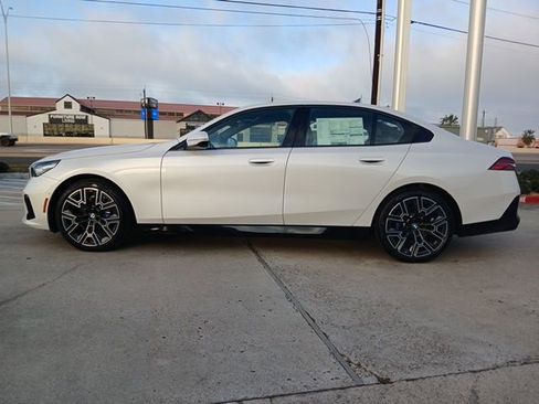 New 2025 BMW 530i 530i Retired Loaner w/ M Sport Package image 6