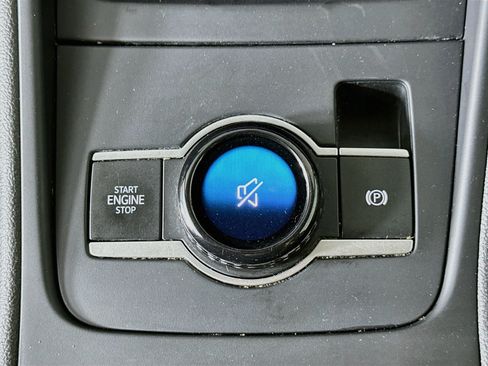 Used 2026 Volkswagen Tiguan SE AWD/4WD image 25