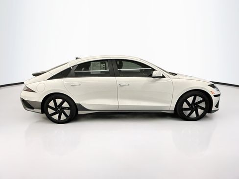 Used 2024 Hyundai Ioniq 6 SE RWD image 10