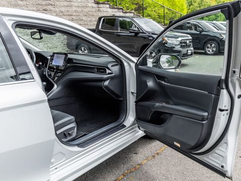 Used 2024 Toyota Camry XSE FWD image 16