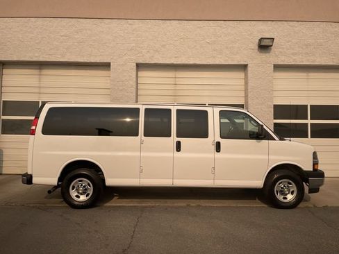 Used 2024 Chevrolet Express 3500 LT w/ LT Preferred Equipment Group RWD image 1