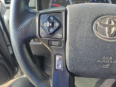 Used 2017 Toyota 4Runner SR5 AWD/4WD image 15