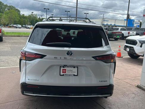 Certified 2025 Toyota Sienna Platinum AWD/4WD image 7