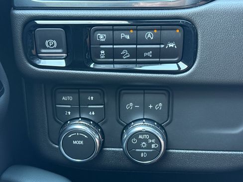 New 2026 GMC Yukon AT4 w/ AT4 Premium Package AWD/4WD image 25