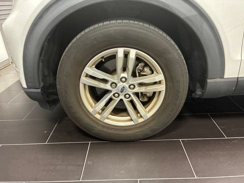 Used 2020 Ford Explorer XLT RWD image 27