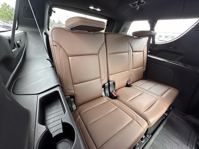 Used 2023 Chevrolet Suburban High Country AWD/4WD image 34