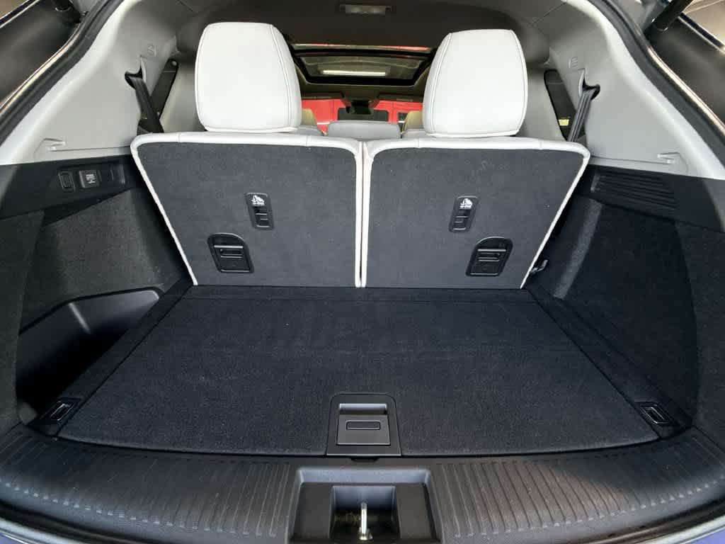Used 2024 Acura MDX w/ Technology Package FWD image 11