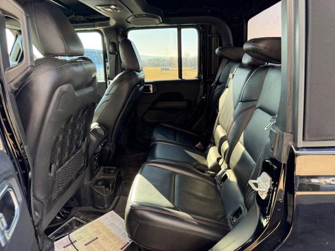 Used 2022 Jeep Gladiator Rubicon w/ Safety Group image 9