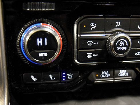 Used 2023 GMC Yukon XL Denali image 26