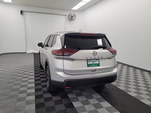 Used 2025 Nissan Rogue SV FWD image 6
