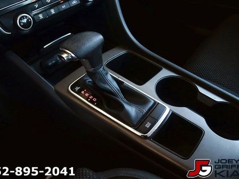 Used 2020 Kia Optima LX FWD image 19