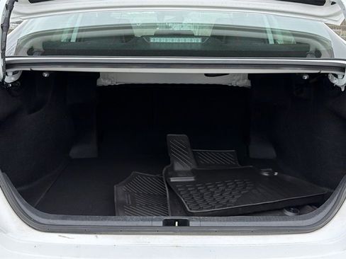 Used 2025 Toyota Camry SE image 37