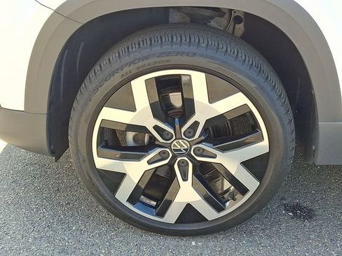 Certified 2023 Volkswagen Taos SEL AWD/4WD image 28