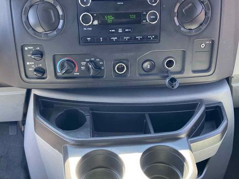 Used 2009 Ford E-350 and Econoline 350 XLT image 18