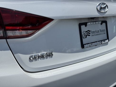 Used 2015 Hyundai Genesis 3.8 RWD image 17