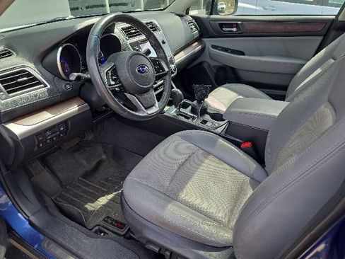 Used 2019 Subaru Outback 2.5i Limited AWD/4WD image 3