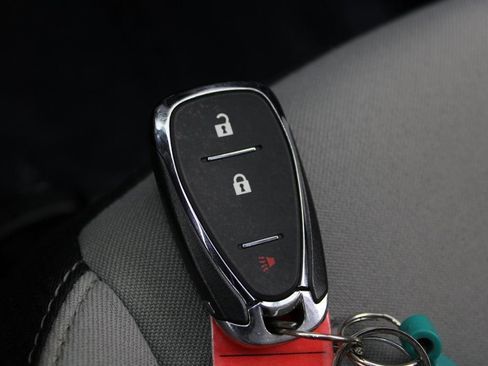 Used 2021 Chevrolet Equinox LS image 26