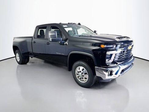 New 2026 Chevrolet Silverado 3500 LT image 2