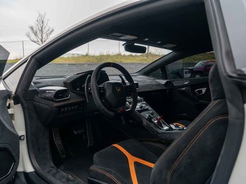 Used 2018 Lamborghini Huracan Performante image 35