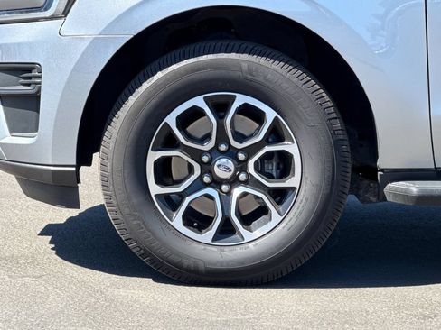 Used 2022 Ford Expedition XLT AWD/4WD image 24