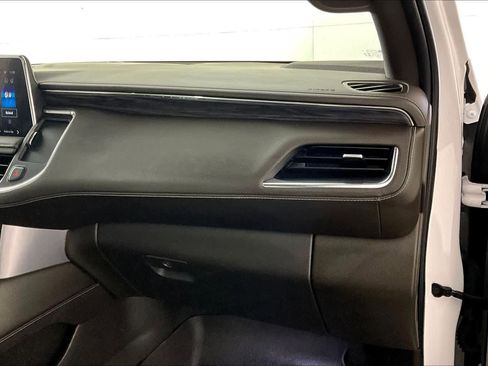 Used 2023 GMC Yukon XL SLT w/ SLT Premium Package image 17