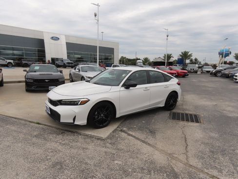 Used 2026 Honda Civic Sport image 2