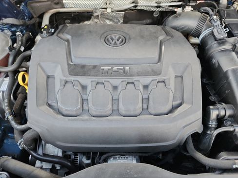 Used 2018 Volkswagen Tiguan SE w/ Panoramic Sunroof Package image 23