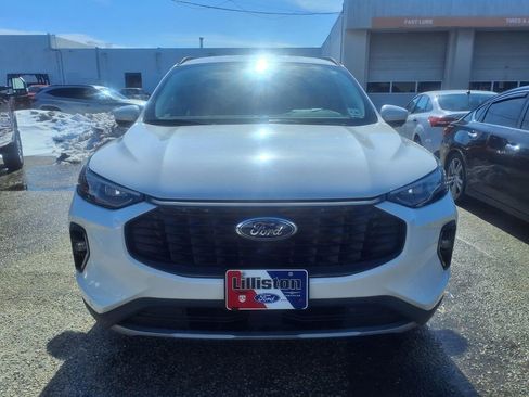 Used 2023 Ford Escape Platinum image 6