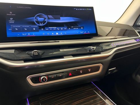 Used 2026 BMW X7 xDrive40i image 28