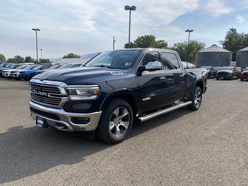 Used 2019 RAM 1500 Laramie AWD/4WD image 11