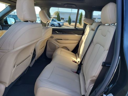 New 2026 Jeep Grand Cherokee Limited w/ Limited Altitude Package AWD/4WD image 14