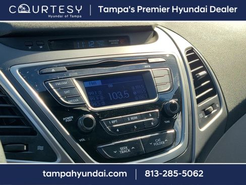 Used 2015 Hyundai Elantra SE image 13