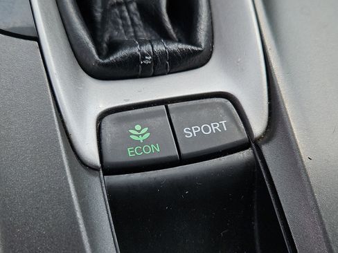 Used 2018 Honda Accord Touring image 26