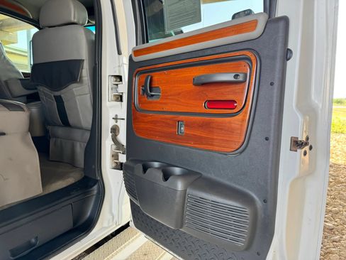 Used 2006 Chevrolet Kodiak C4500 2WD Crew Cab image 22