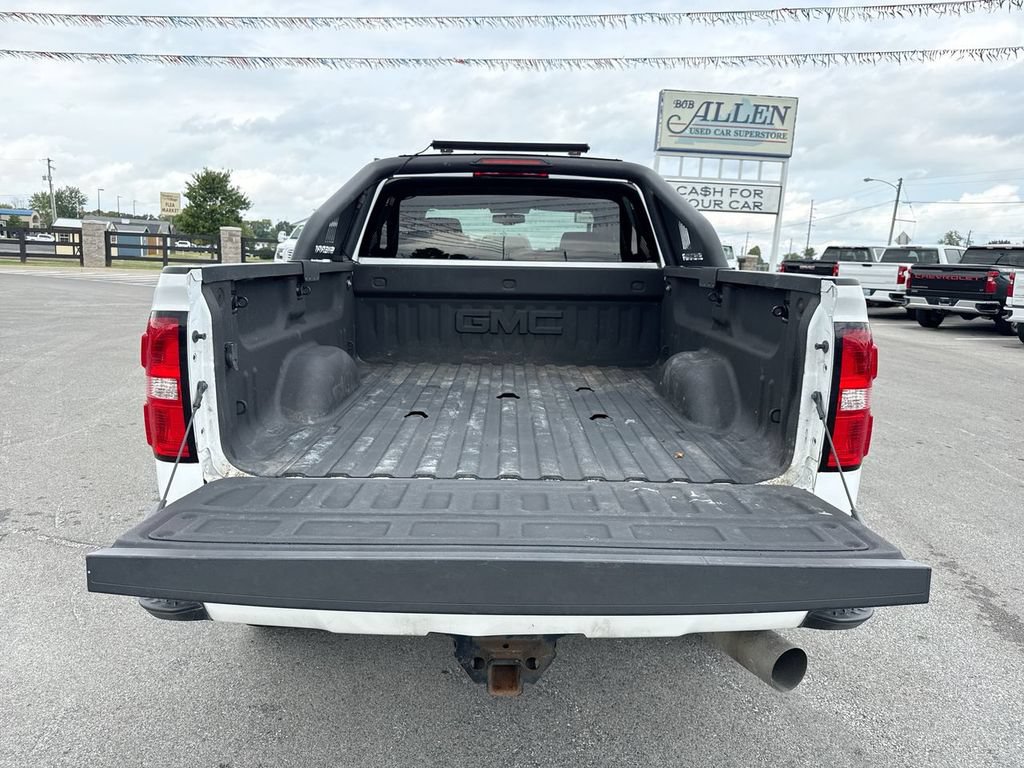 Used 2018 GMC Sierra 2500 SLT w/ Duramax Plus Package AWD/4WD image 9