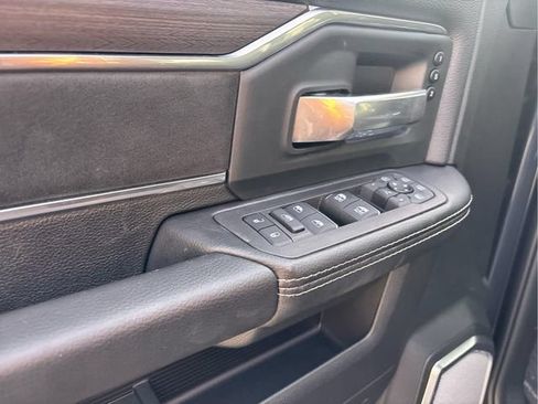New 2025 RAM 3500 Laramie AWD/4WD image 23