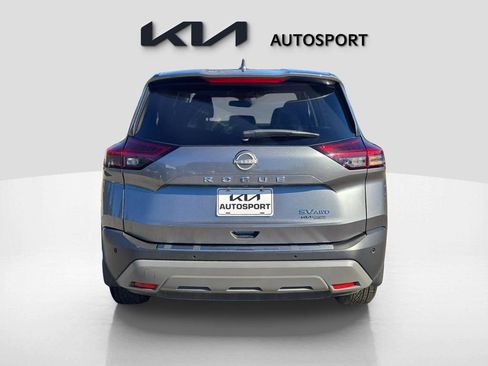 Used 2023 Nissan Rogue SV image 9