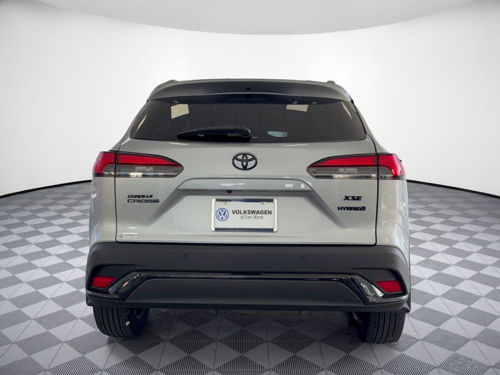 Used 2024 Toyota Corolla Cross AWD Hybrid w/ Convenience Package image 11