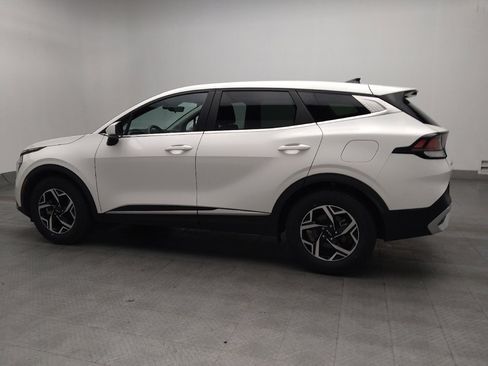 Used 2023 Kia Sportage LX FWD image 3