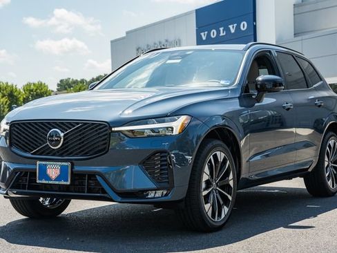 New 2027 Volvo XC60 B5 Plus AWD/4WD image 3