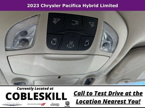 Used 2023 Chrysler Pacifica Limited FWD image 26
