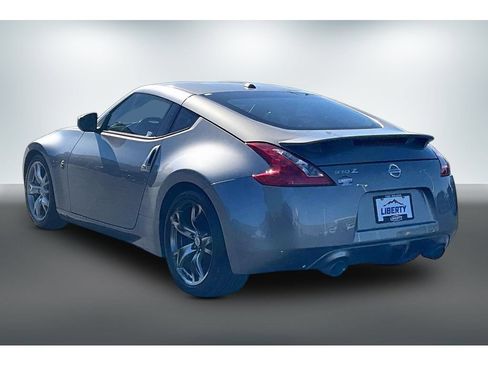Used 2009 Nissan 370Z Touring w/ Sport Pkg RWD image 4