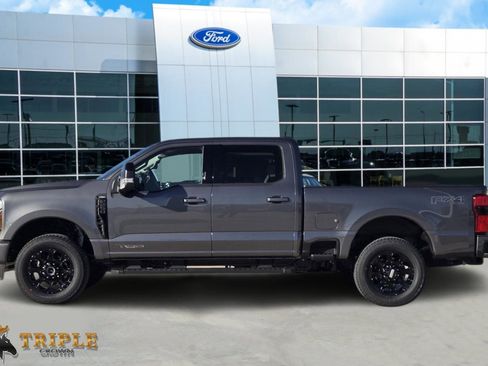 New 2026 Ford F250 Lariat w/ Black Appearance Package image 3