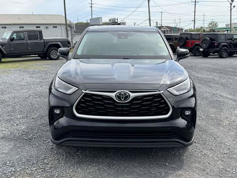 Used 2023 Toyota Highlander LE FWD image 28