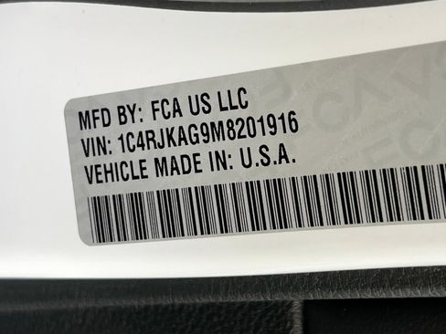 Used 2021 Jeep Grand Cherokee L Laredo w/ Luxury Tech Group I image 32