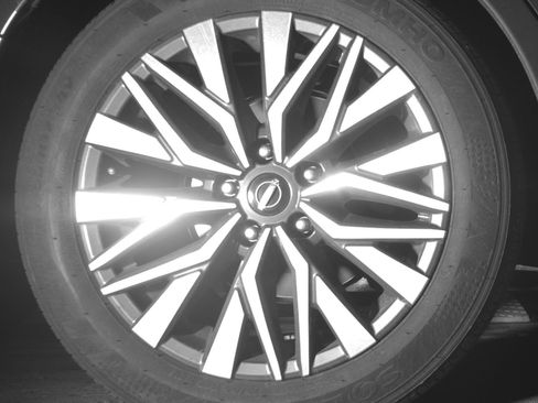 Used 2025 Nissan Altima 2.5 SV FWD image 15