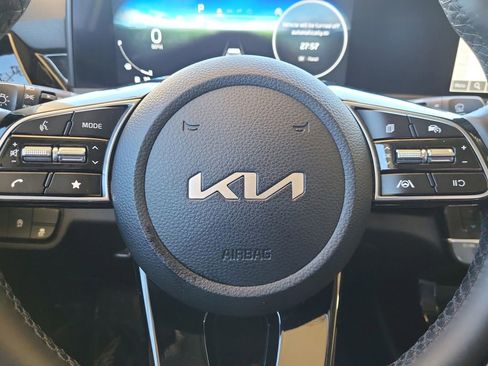 Certified 2024 Kia Seltos S image 21