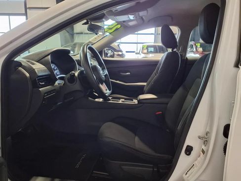 Used 2025 Nissan Sentra SV FWD image 16